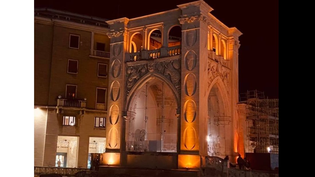 Lecce si illumina di arancione